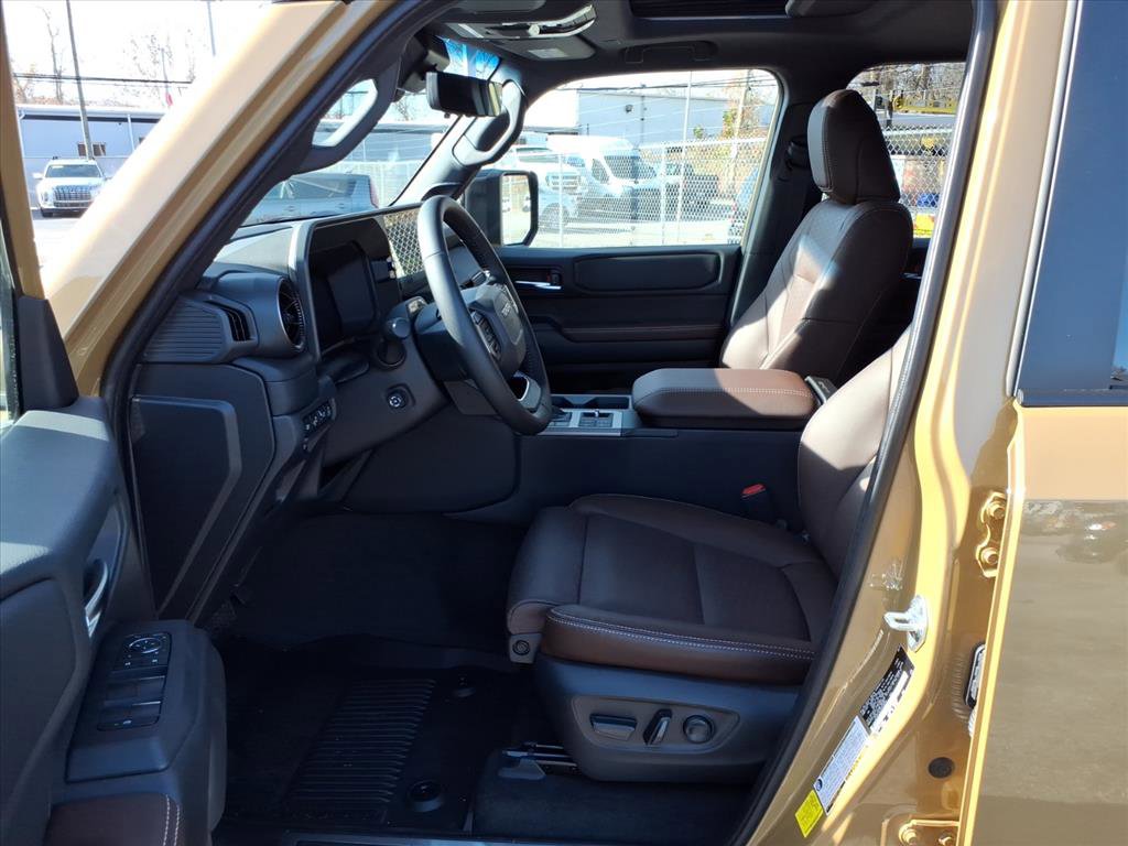 Used 2025 Toyota Land Cruiser image 10