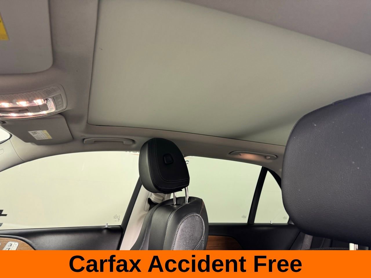 Used 2024 Mercedes-Benz GLE 350 4MATIC image 3