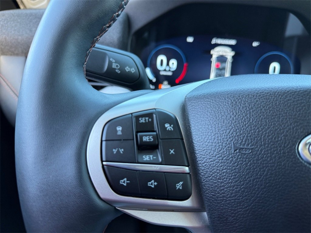 Used 2025 Ford Explorer Active w/ Active Comfort Package image 19