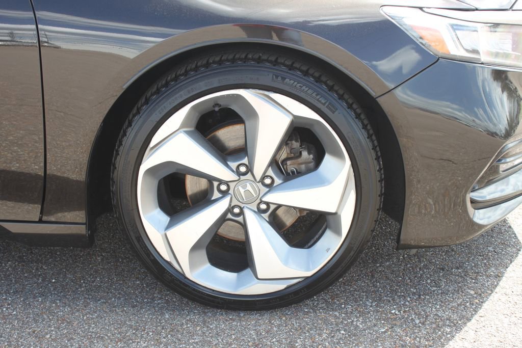Used 2018 Honda Accord Touring image 5