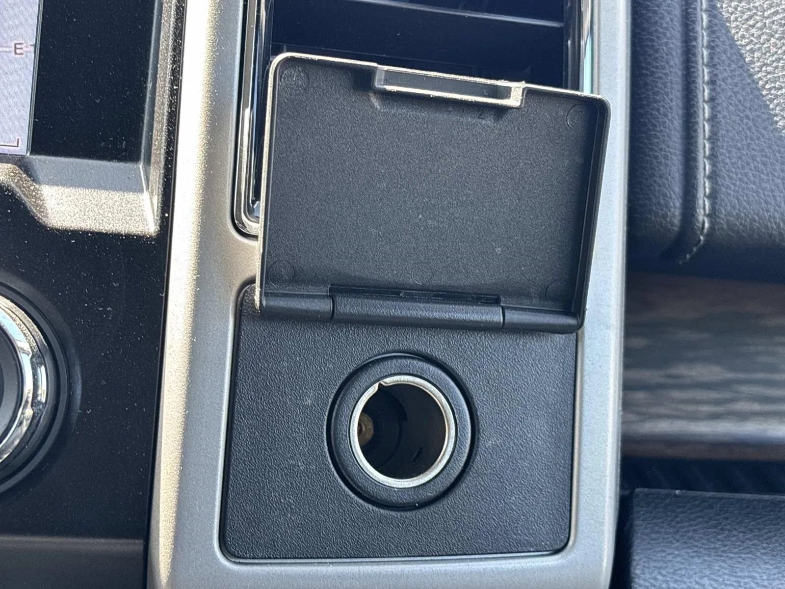 Used 2020 Ford F150 Lariat AWD/4WD image 33