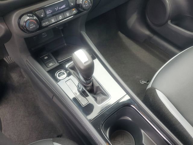 Used 2023 Nissan Kicks SR w/ SR Premium Package FWD image 27
