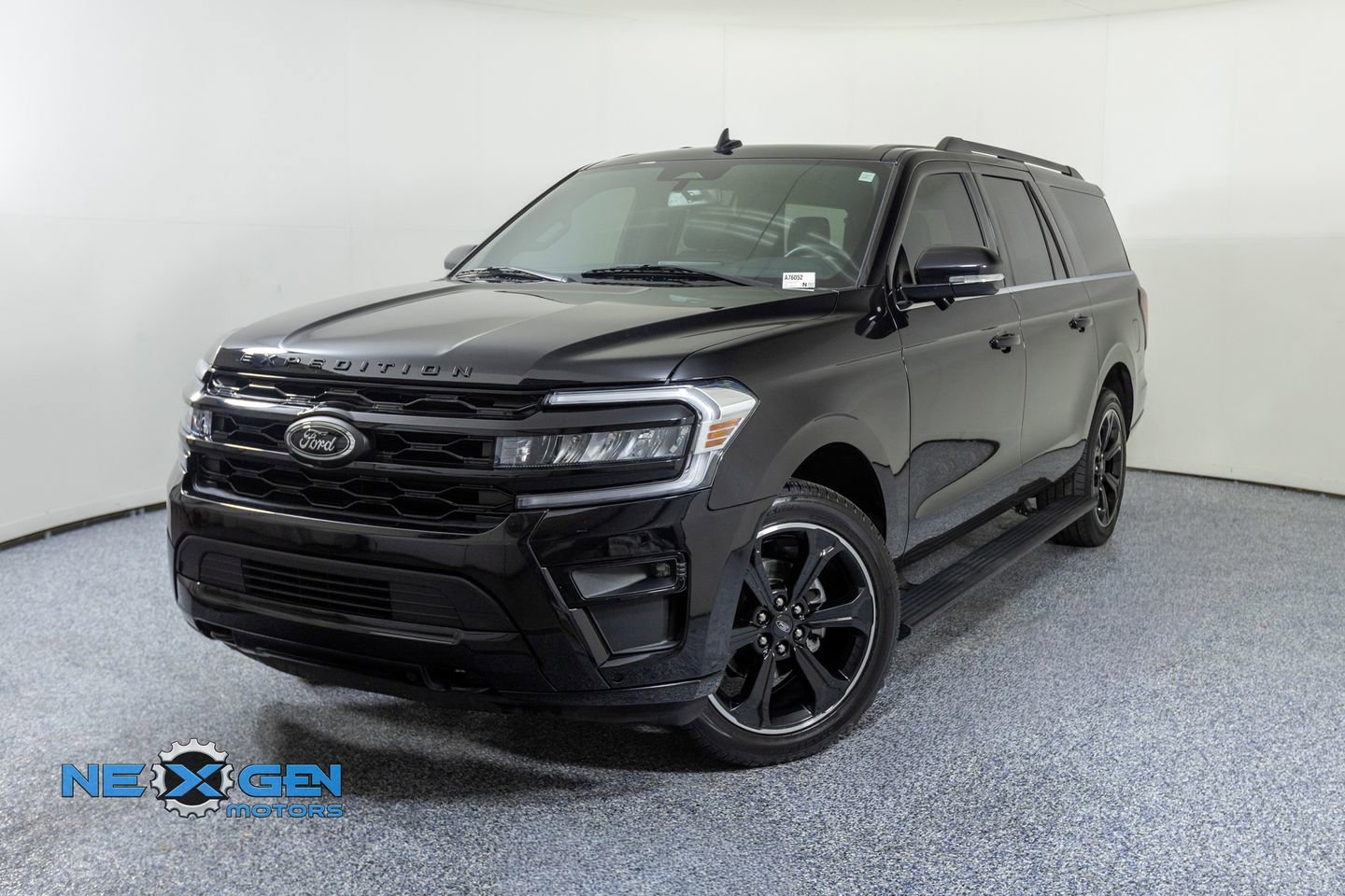 Used 2024 Ford Expedition Max Limited image 3