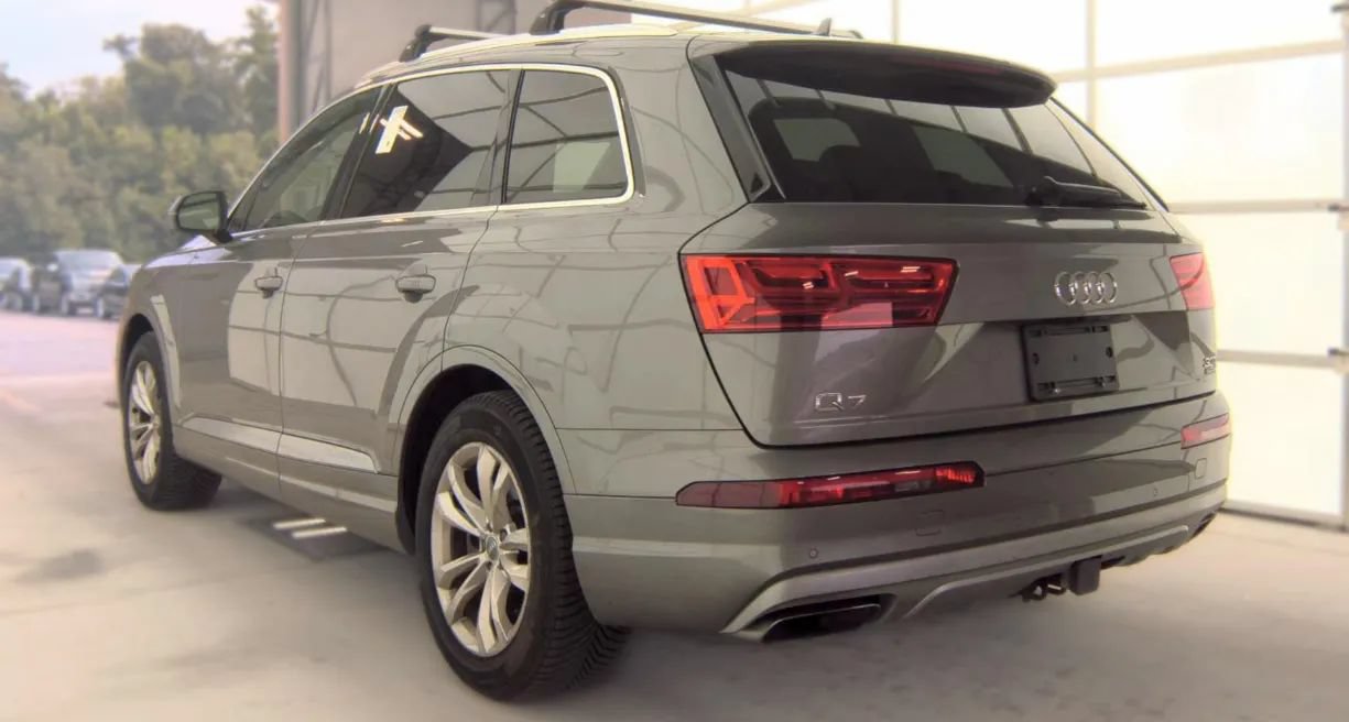 Used 2017 Audi Q7 3.0T Premium Plus AWD/4WD image 4