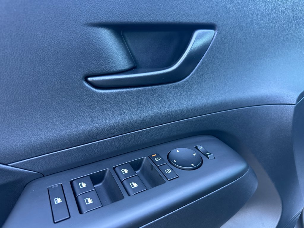 New 2027 Hyundai Kona SE FWD image 10