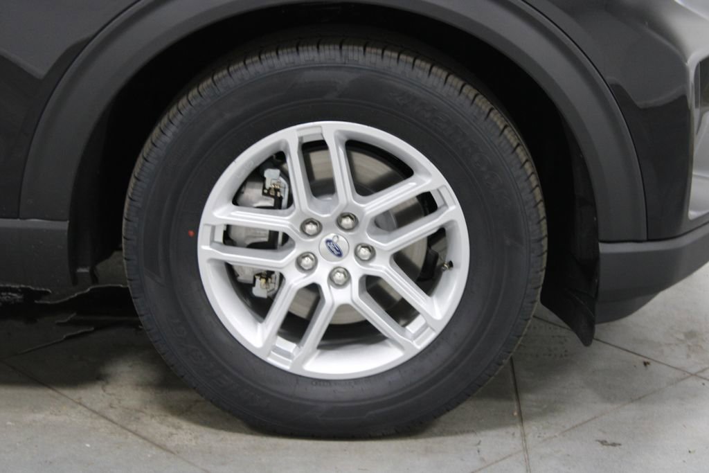 New 2026 Ford Explorer Active RWD image 12