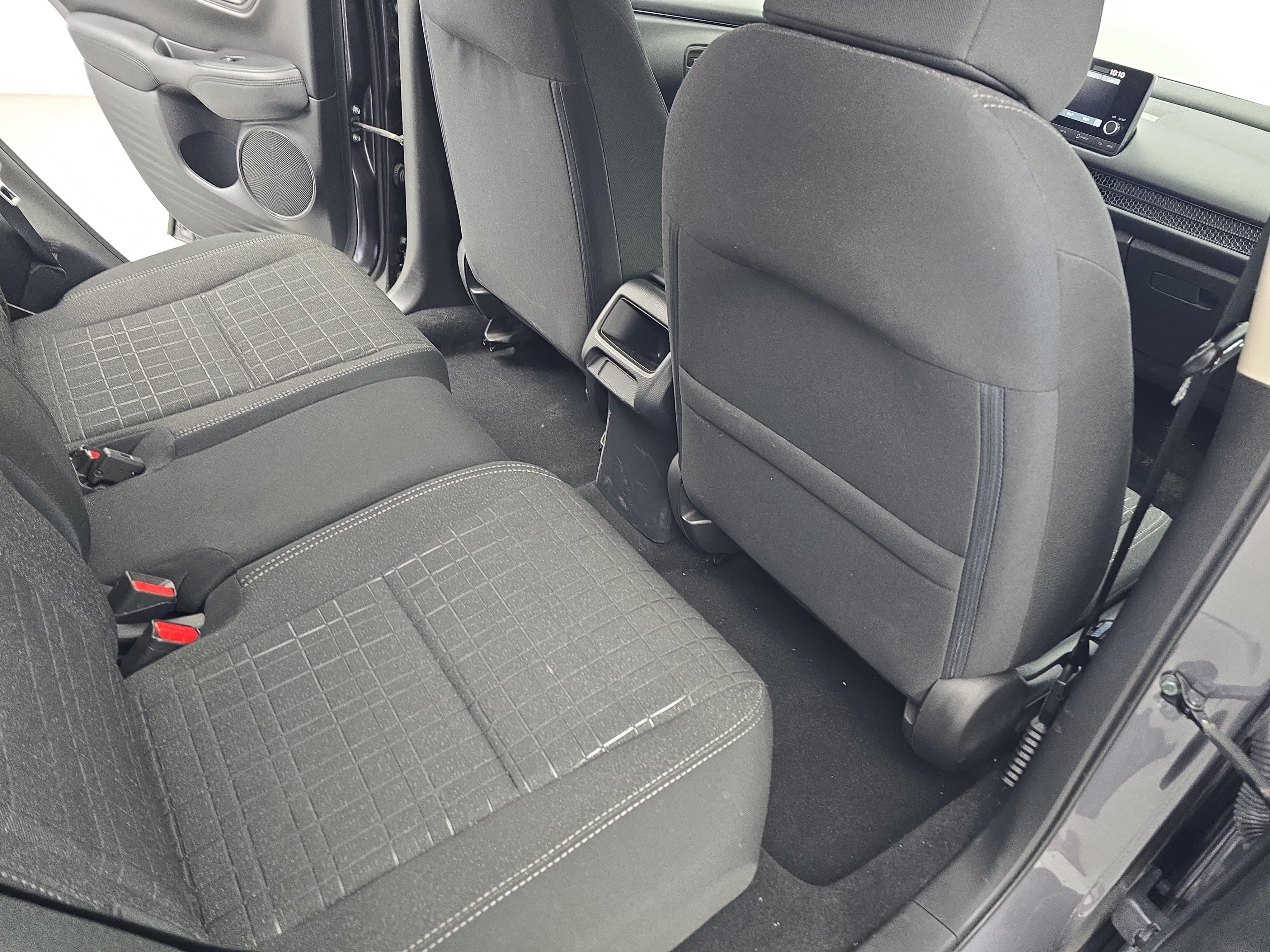 Used 2024 Honda HR-V LX image 11