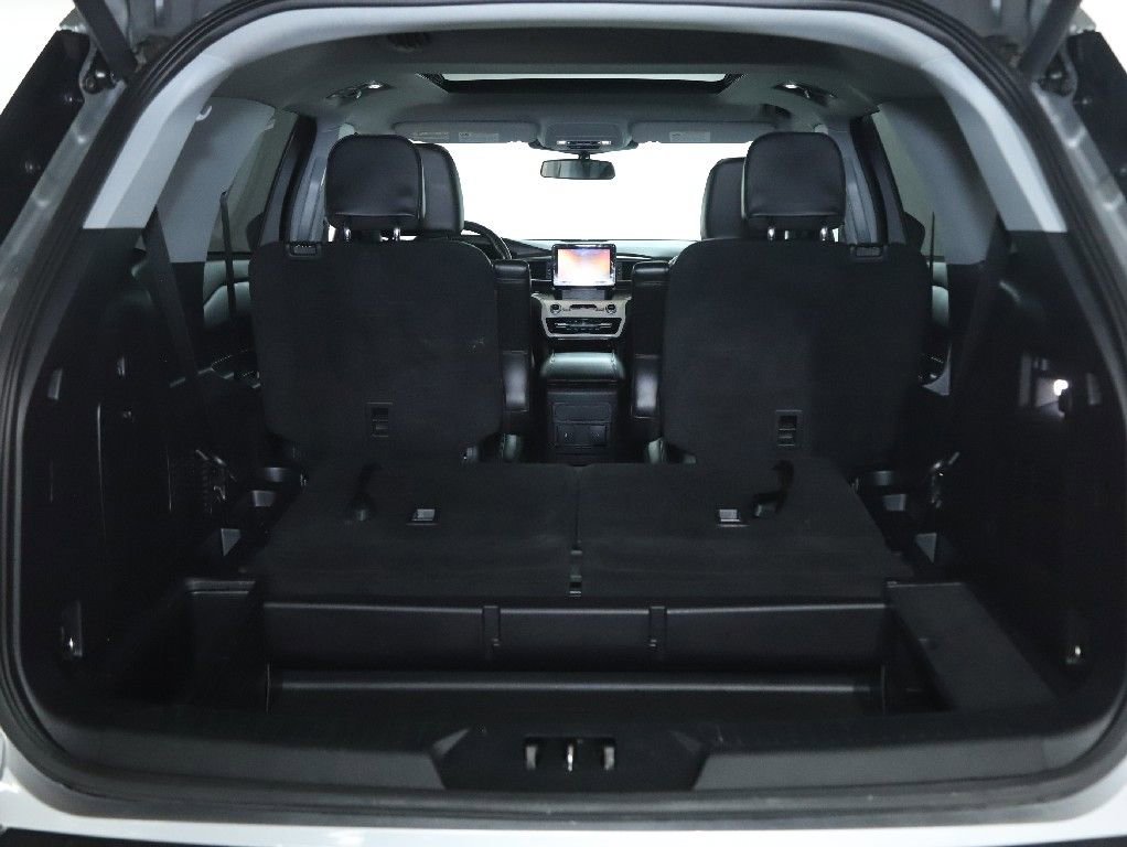 Used 2022 Ford Explorer XLT w/ Equipment Group 202A image 34
