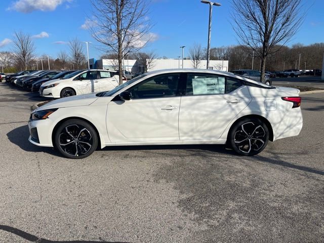 New 2025 Nissan Altima 2.5 SR image 8