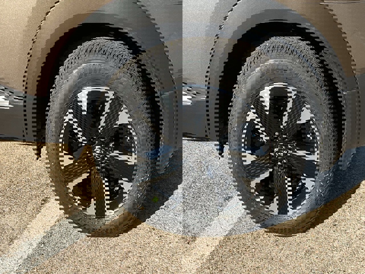 New 2026 Nissan Kicks SV image 8