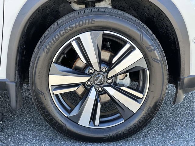 Used 2023 Nissan Rogue SL w/ SL Premium Package image 7