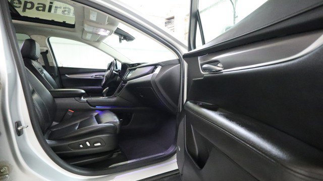 Used 2017 Cadillac XT5 Luxury w/ Driver Awareness Package AWD/4WD image 10