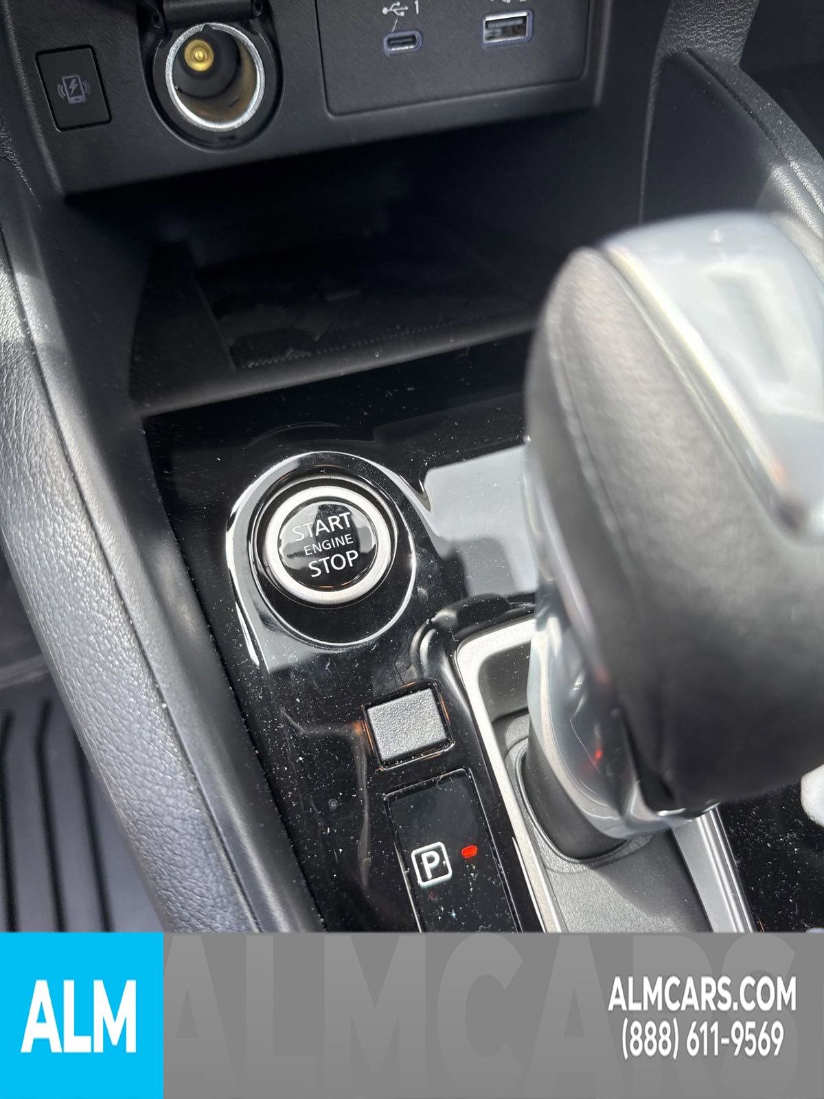 Used 2024 Nissan Versa SR w/ Trunk Package image 24