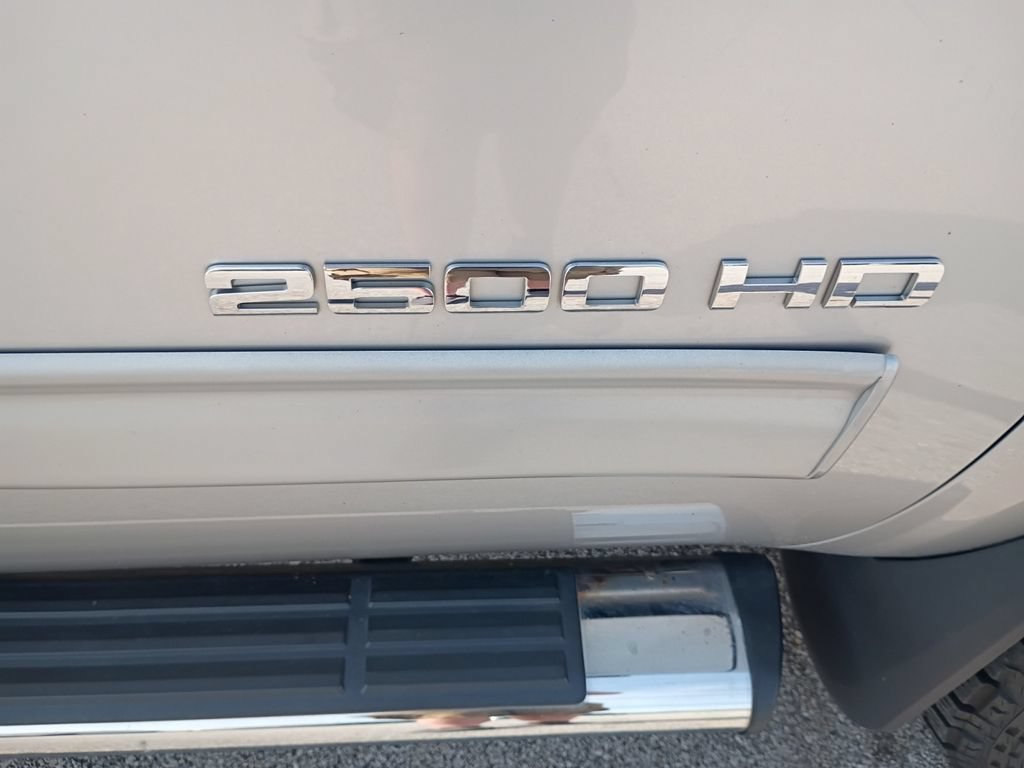Used 2011 Chevrolet Silverado 2500 LTZ w/ LTZ Plus Package AWD/4WD image 43