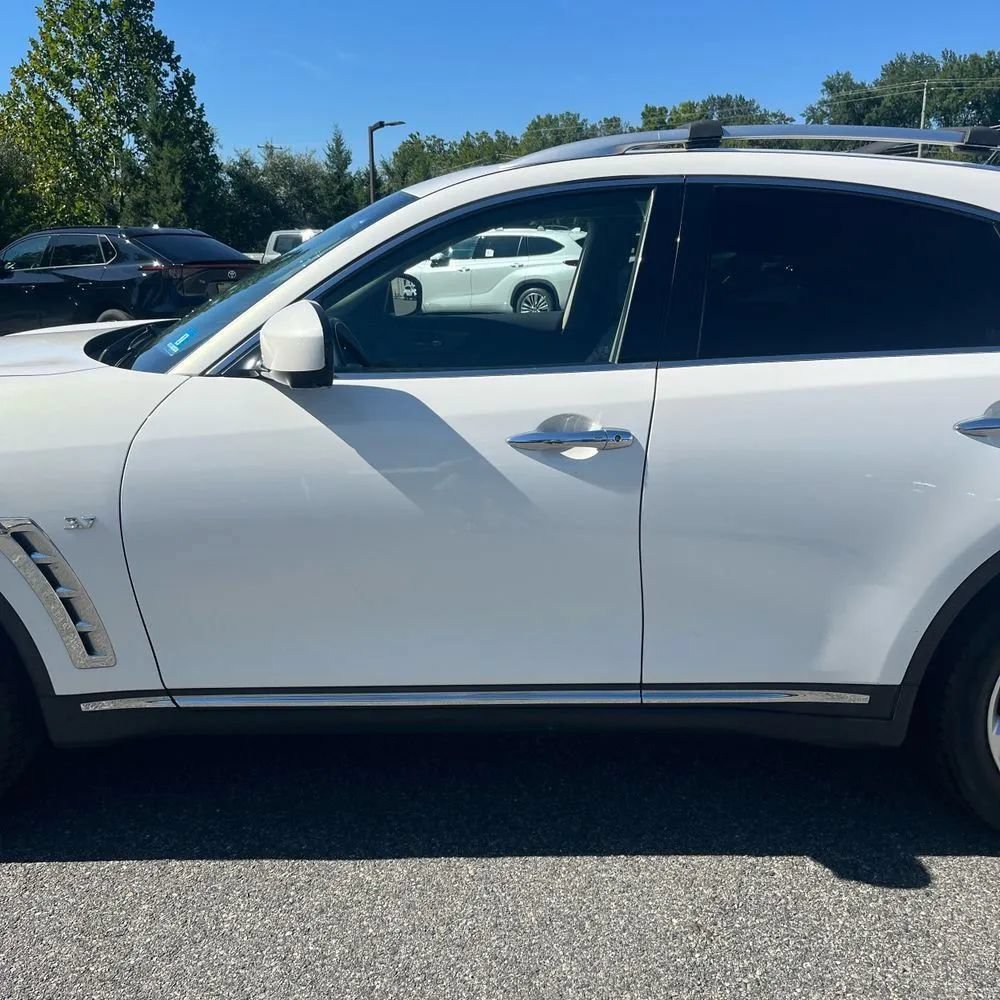 Used 2014 INFINITI QX70 AWD w/ Premium Package image 4