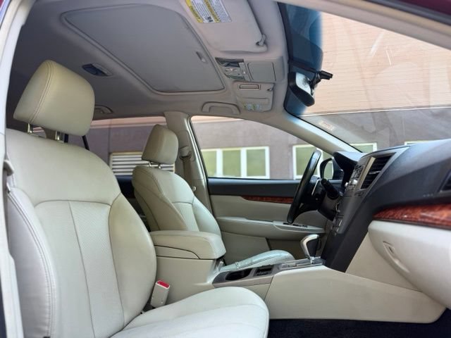 Used 2011 Subaru Outback 2.5i Limited AWD/4WD image 15