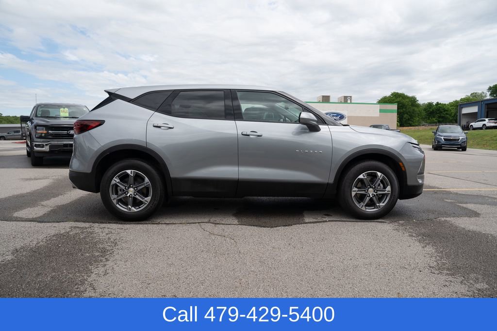 Used 2025 Chevrolet Blazer LT AWD/4WD image 7