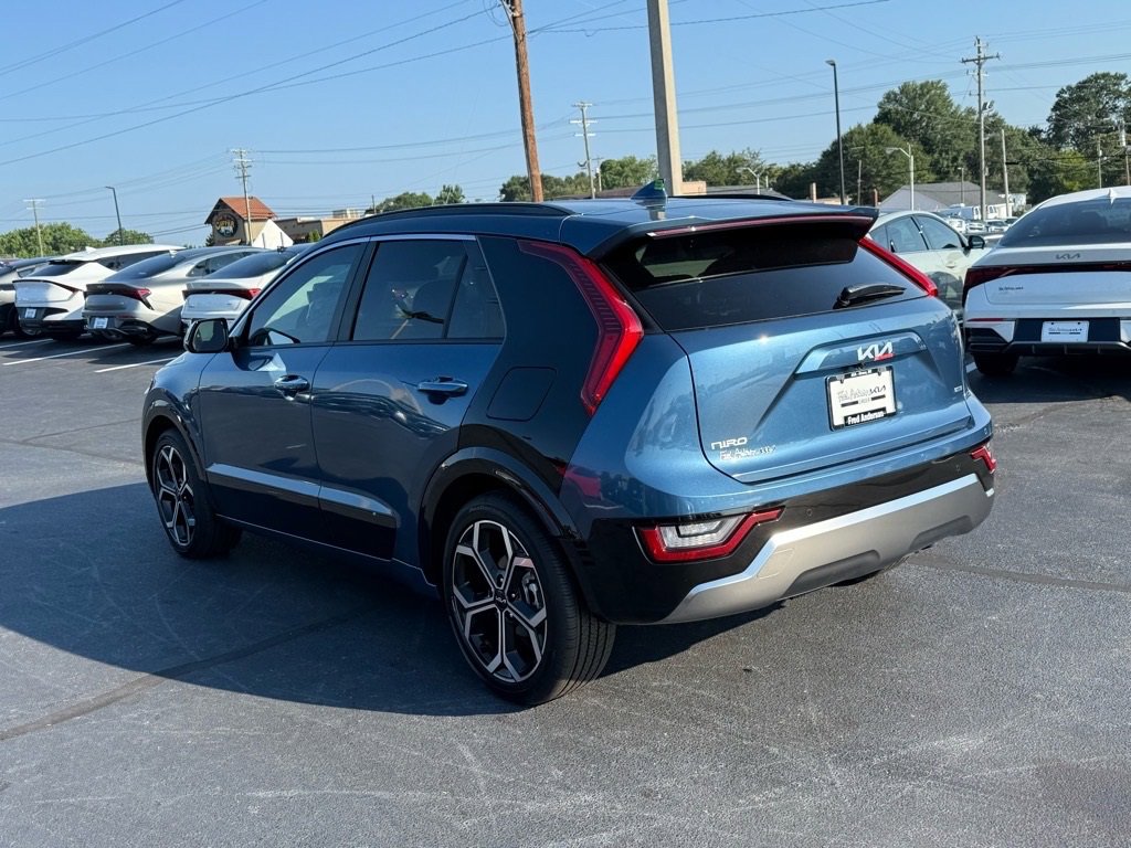 New 2025 Kia Niro SX Touring image 5