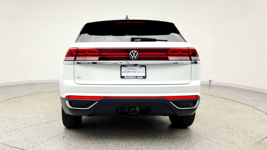 Used 2024 Volkswagen Atlas Cross Sport SE w/ Panoramic Sunroof Package image 6