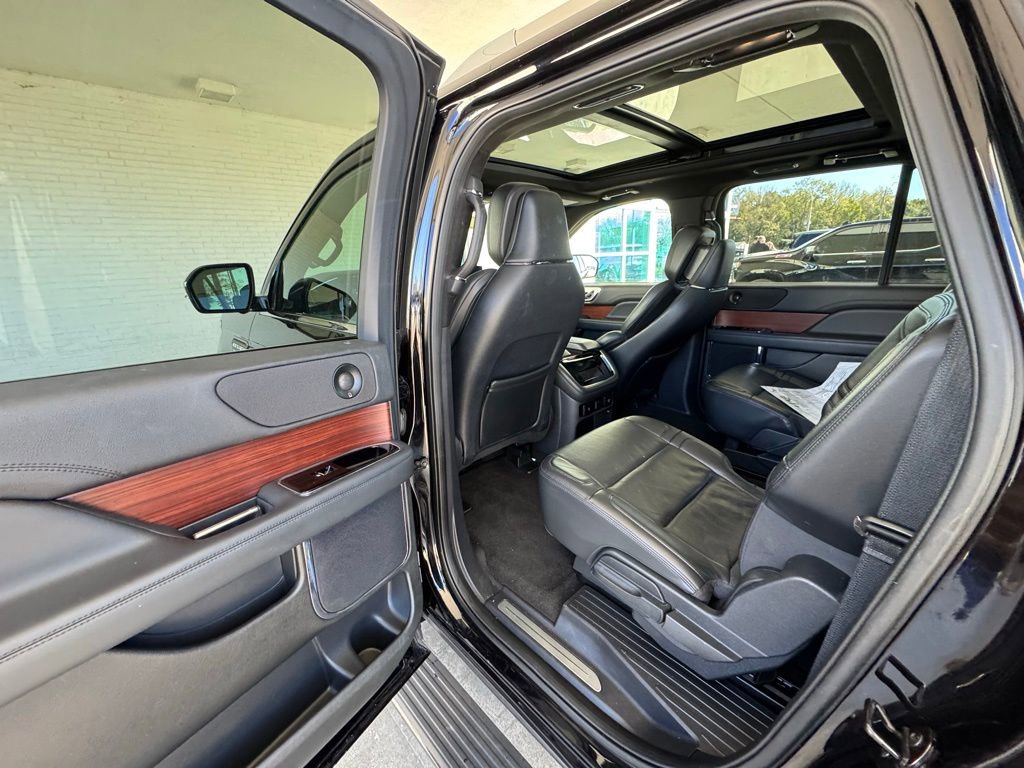 Used 2023 Lincoln Navigator L Reserve image 21