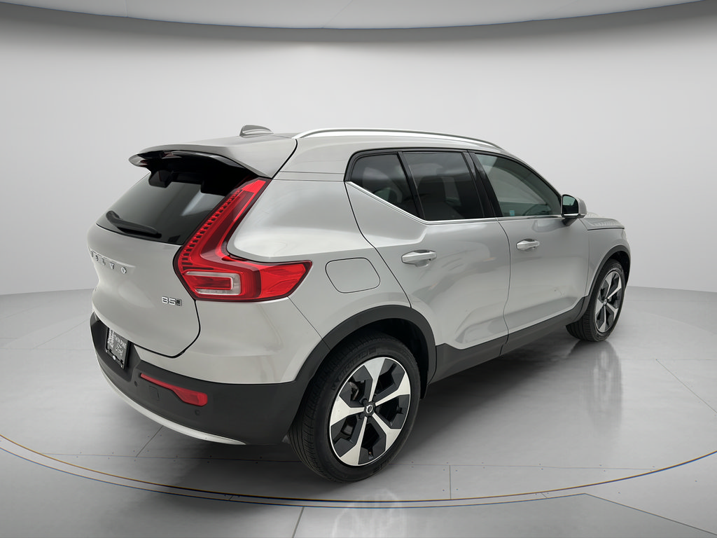 Used 2024 Volvo XC40 B5 Core AWD/4WD image 5