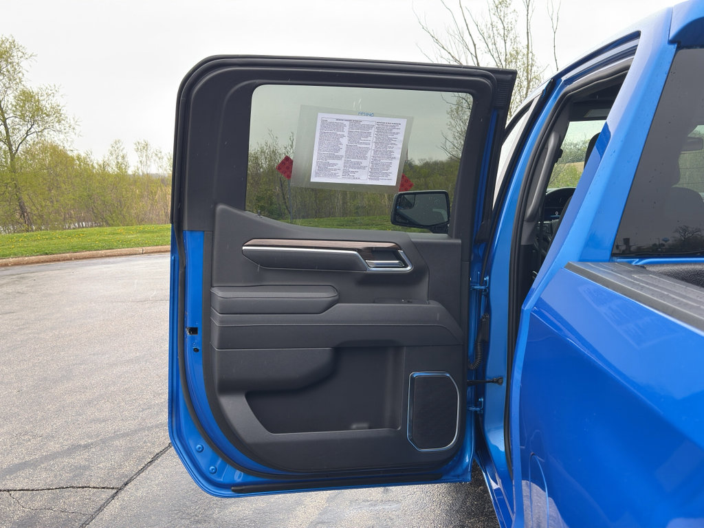 Used 2025 Chevrolet Silverado 1500 LT AWD/4WD image 33