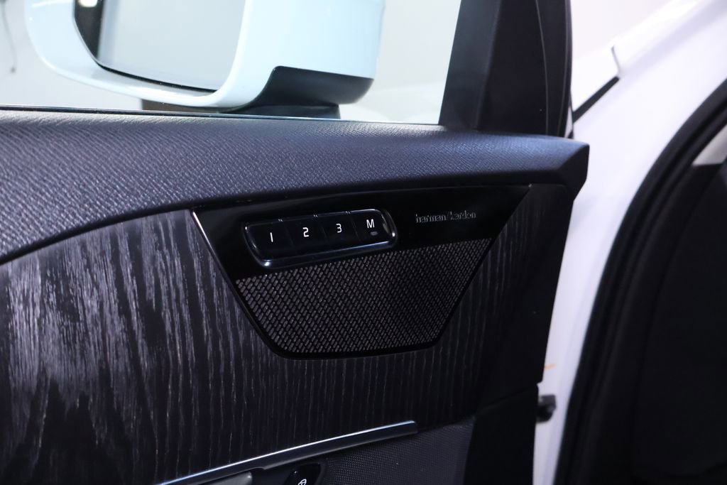 Used 2020 Volvo XC90 T6 Momentum image 15