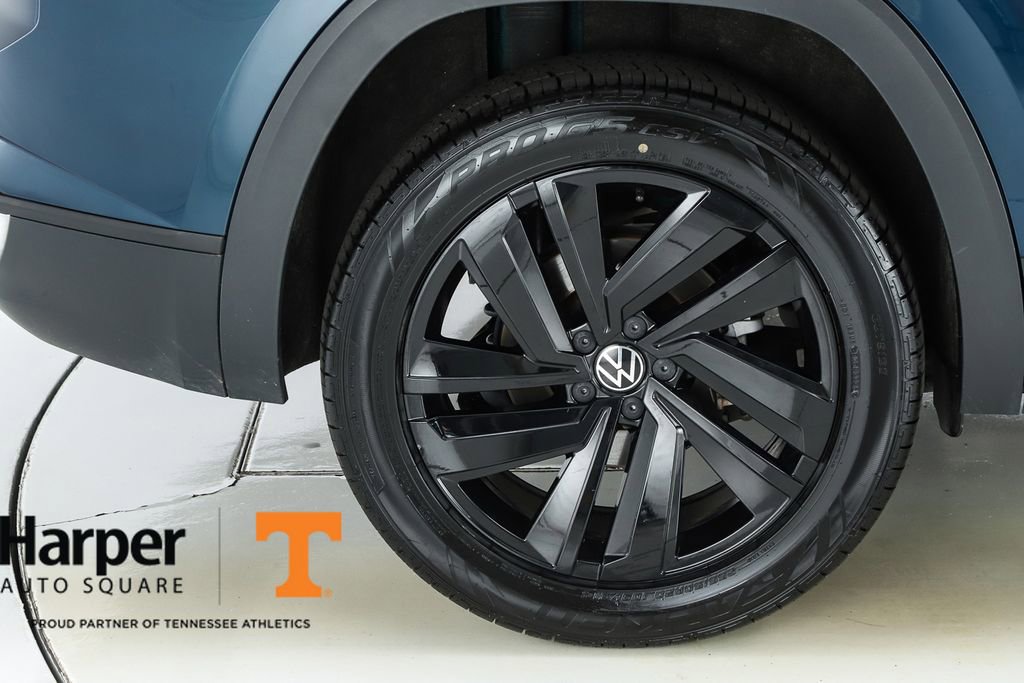 Used 2023 Volkswagen Atlas Cross Sport SE w/ Panoramic Sunroof Package FWD image 13