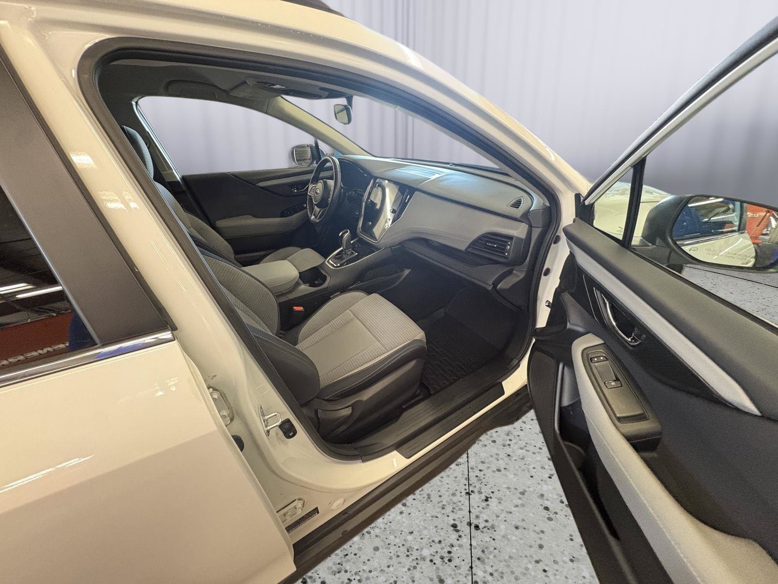 Used 2024 Subaru Outback Premium AWD/4WD image 15