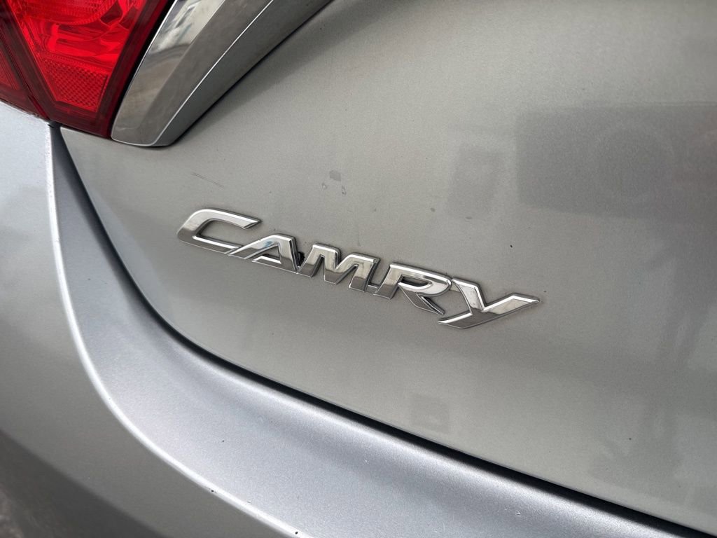 Used 2015 Toyota Camry LE image 7