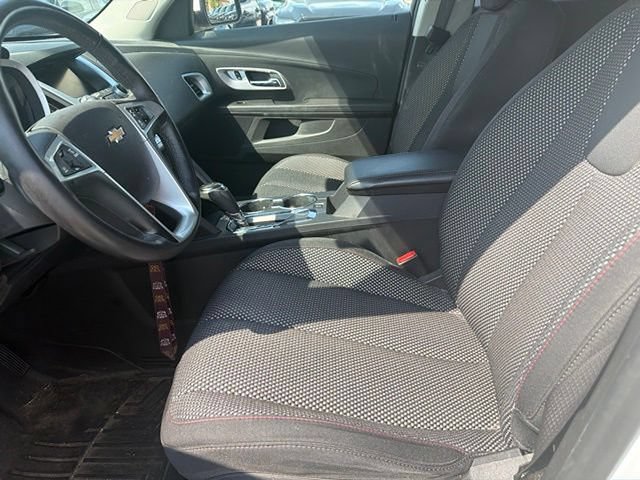 Used 2017 Chevrolet Equinox LT w/ Convenience Package FWD image 4