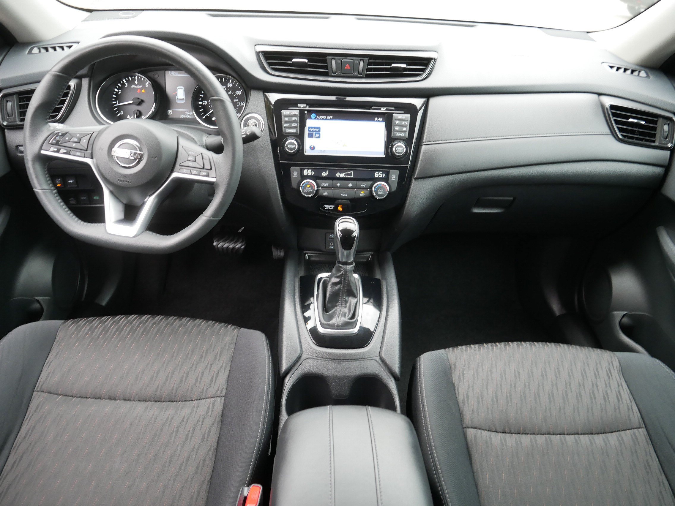 Certified 2017 Nissan Rogue SV w/ SV Premium Package AWD/4WD image 10