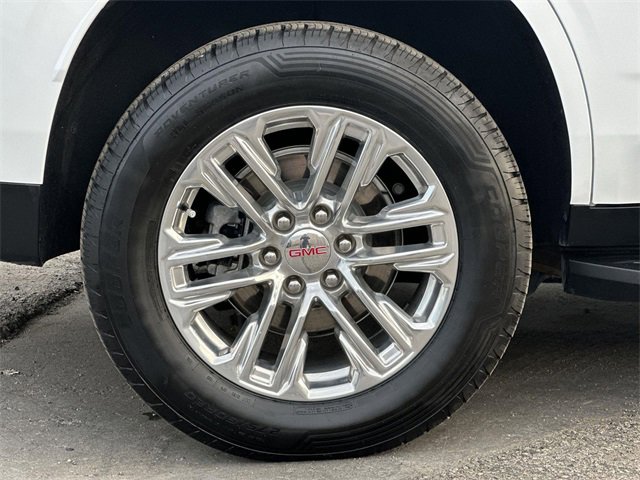 Used 2024 GMC Yukon SLT image 32