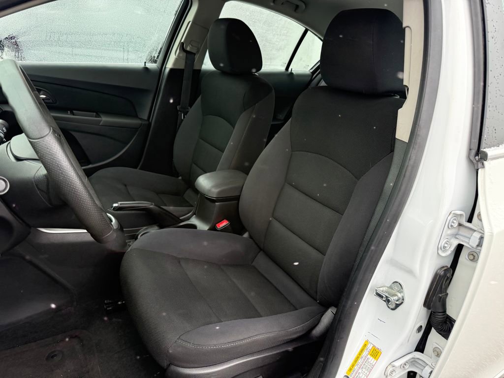 Used 2016 Chevrolet Cruze LT image 16