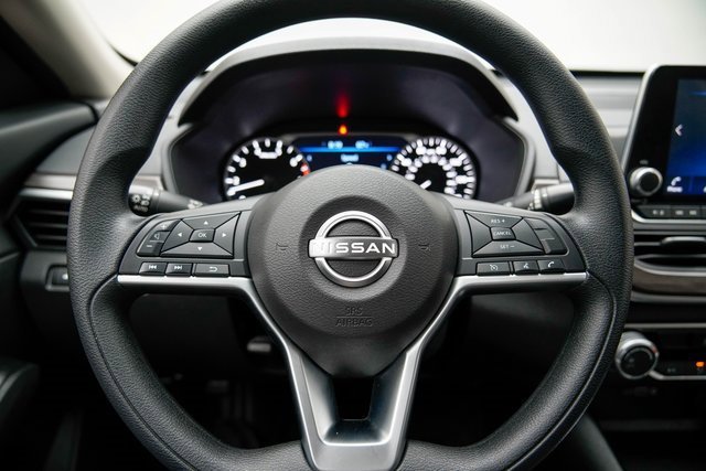 Used 2024 Nissan Altima 2.5 SV image 31