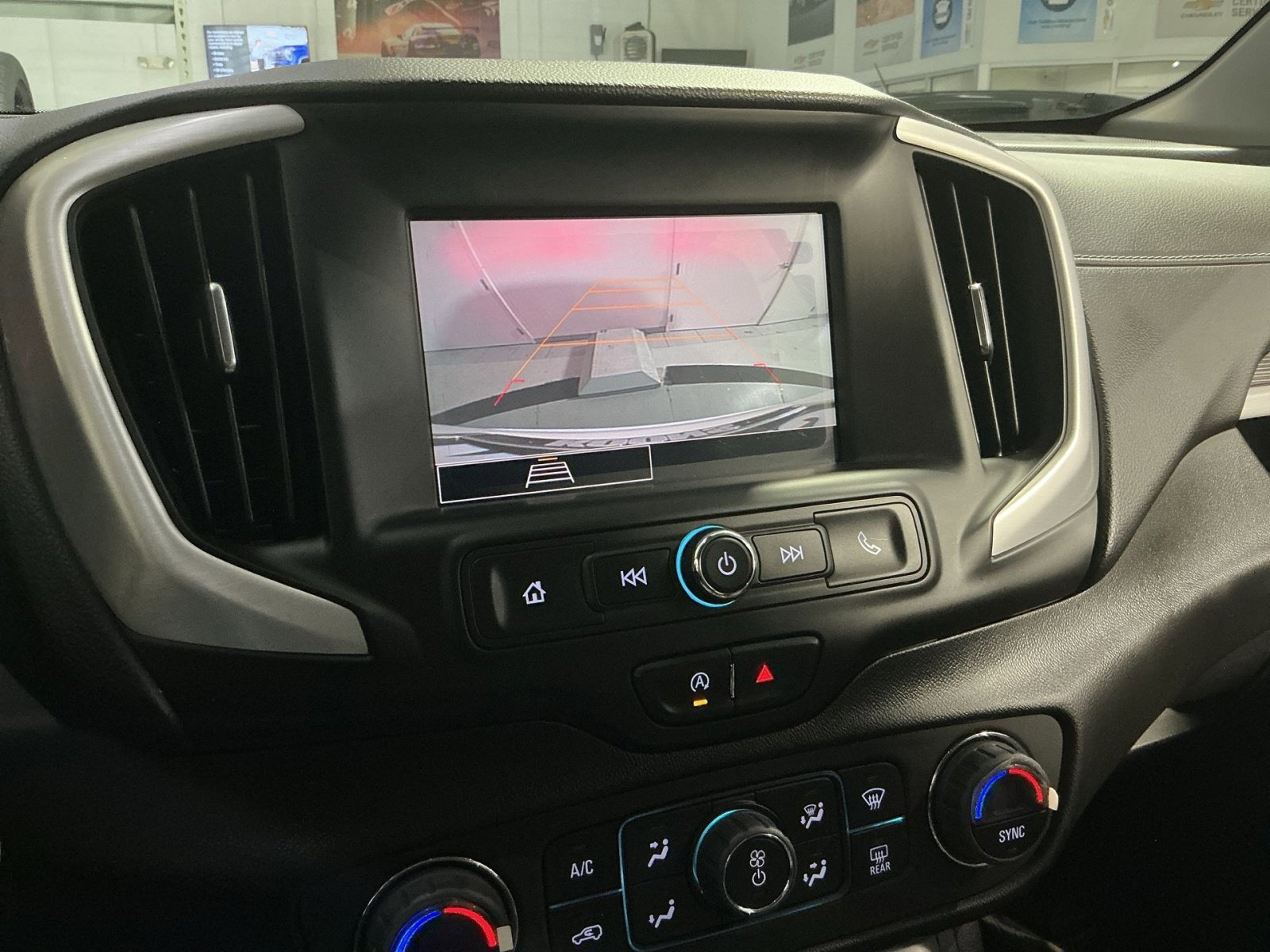 Used 2022 GMC Terrain SLE w/ Driver Convenience Package image 27