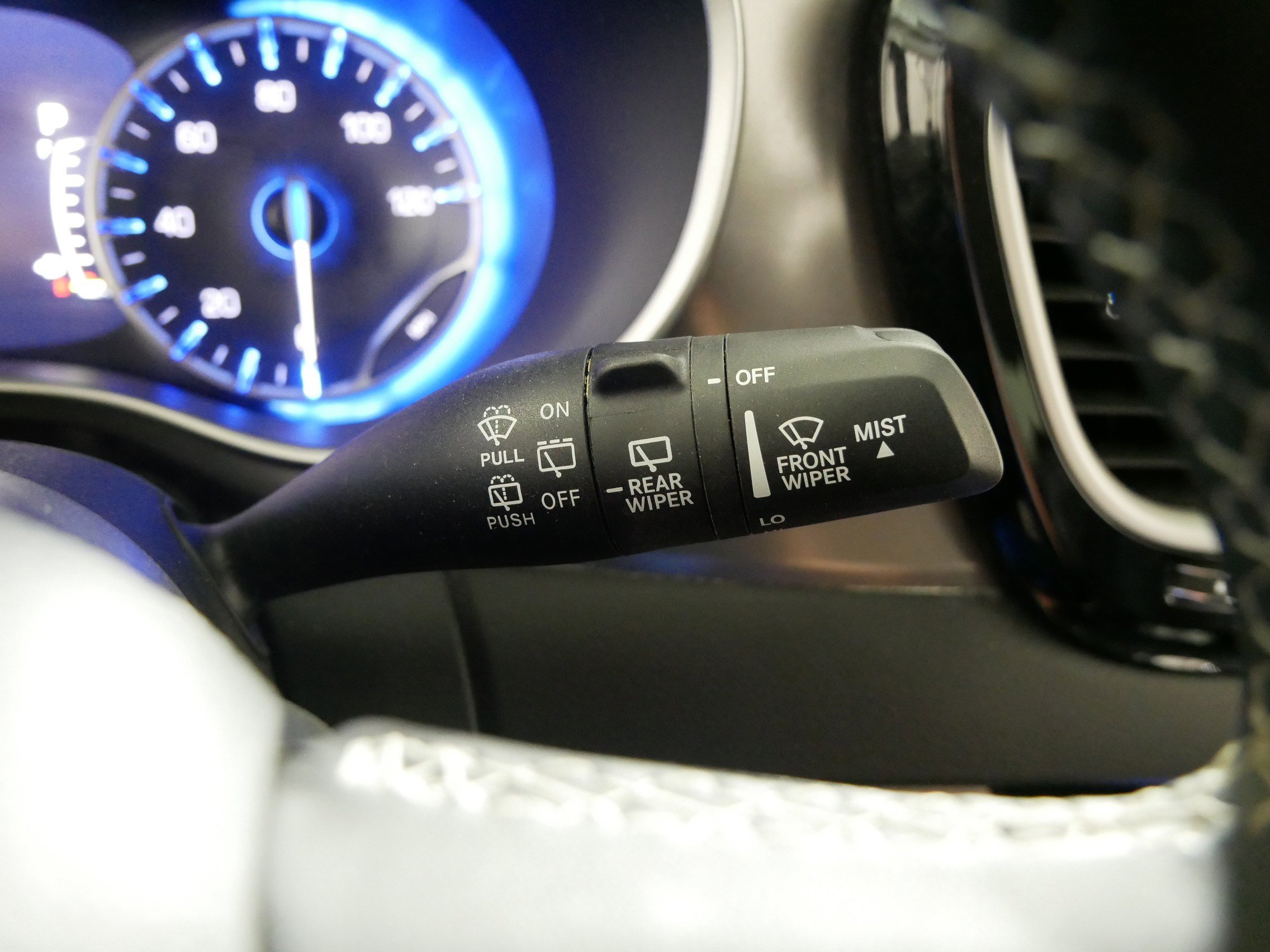 Used 2024 Chrysler Pacifica Touring-L image 30