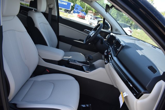 New 2026 Kia Sportage EX FWD image 13