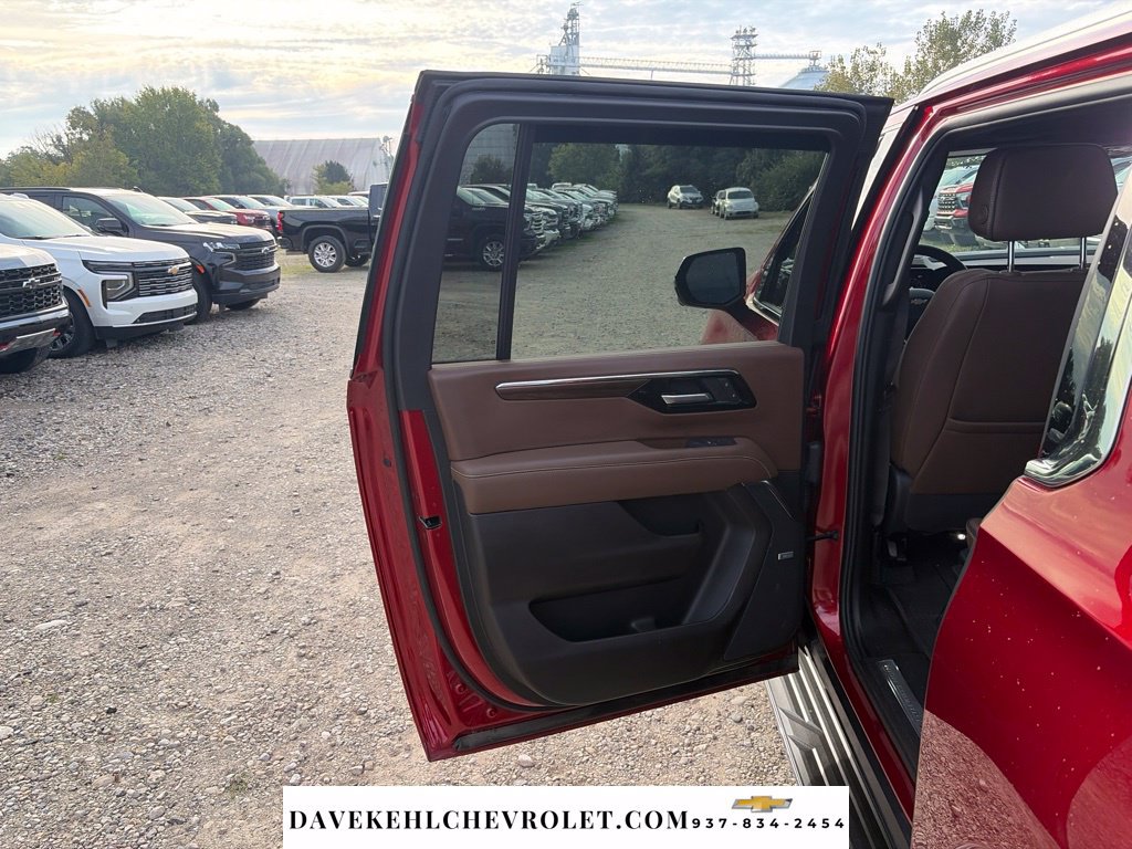 Used 2026 Chevrolet Suburban High Country w/ Sun And Tow Package AWD/4WD image 24