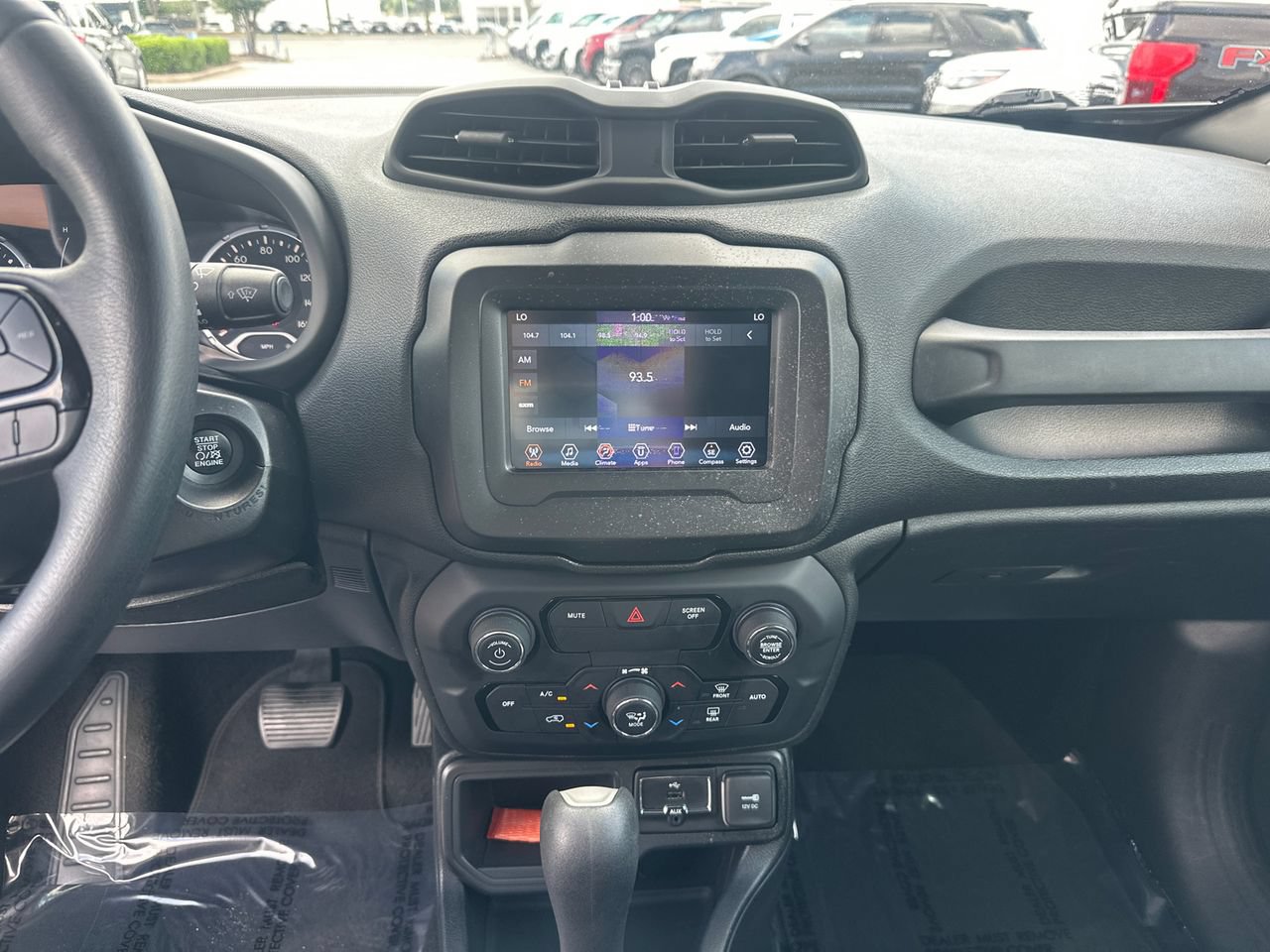 Used 2020 Jeep Renegade Altitude FWD image 29