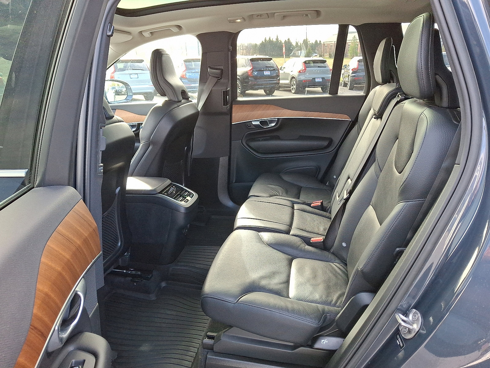Used 2023 Volvo XC90 B5 Plus w/ Protection Package image 10