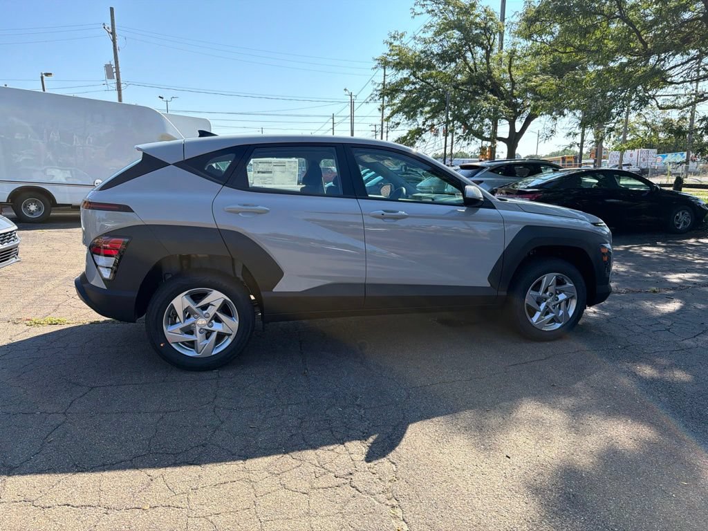 New 2027 Hyundai Kona SE AWD/4WD image 8