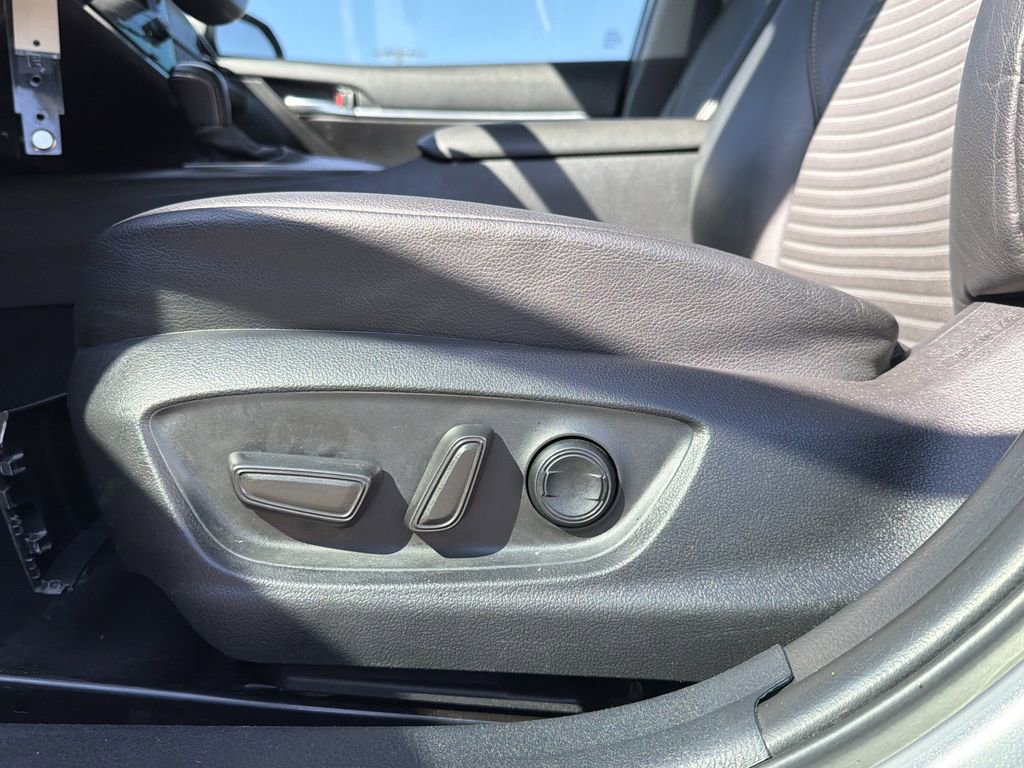 Used 2022 Toyota Camry SE image 23