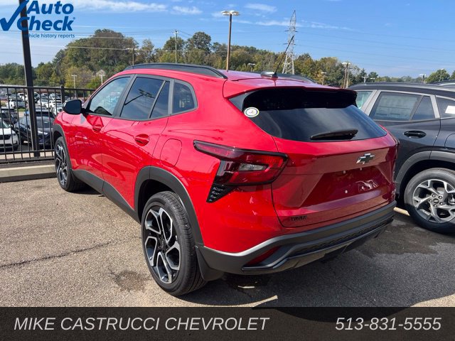 Used 2026 Chevrolet Trax RS w/ Sunroof Package FWD image 4