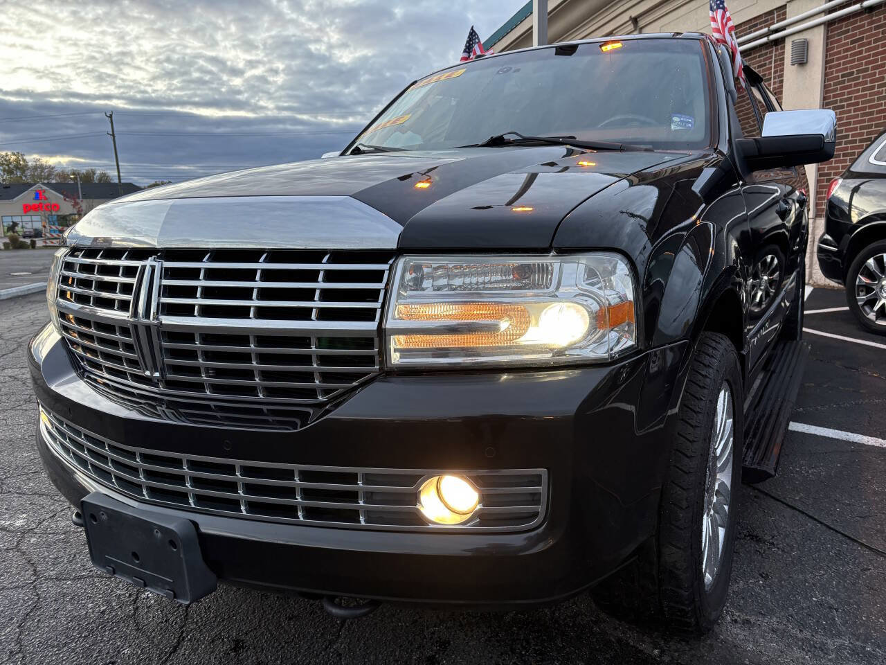Used 2013 Lincoln Navigator 4WD w/ HD Trailer Tow Pkg image 4