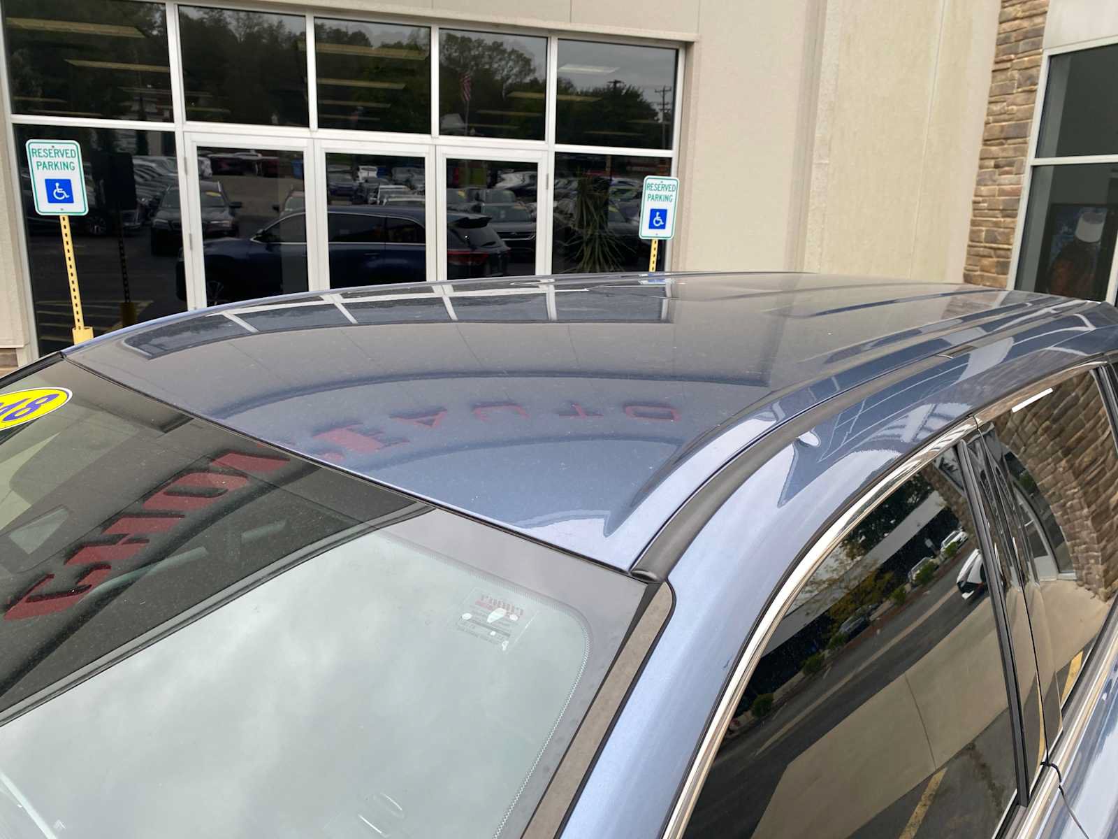 Used 2018 Toyota Highlander LE FWD image 5