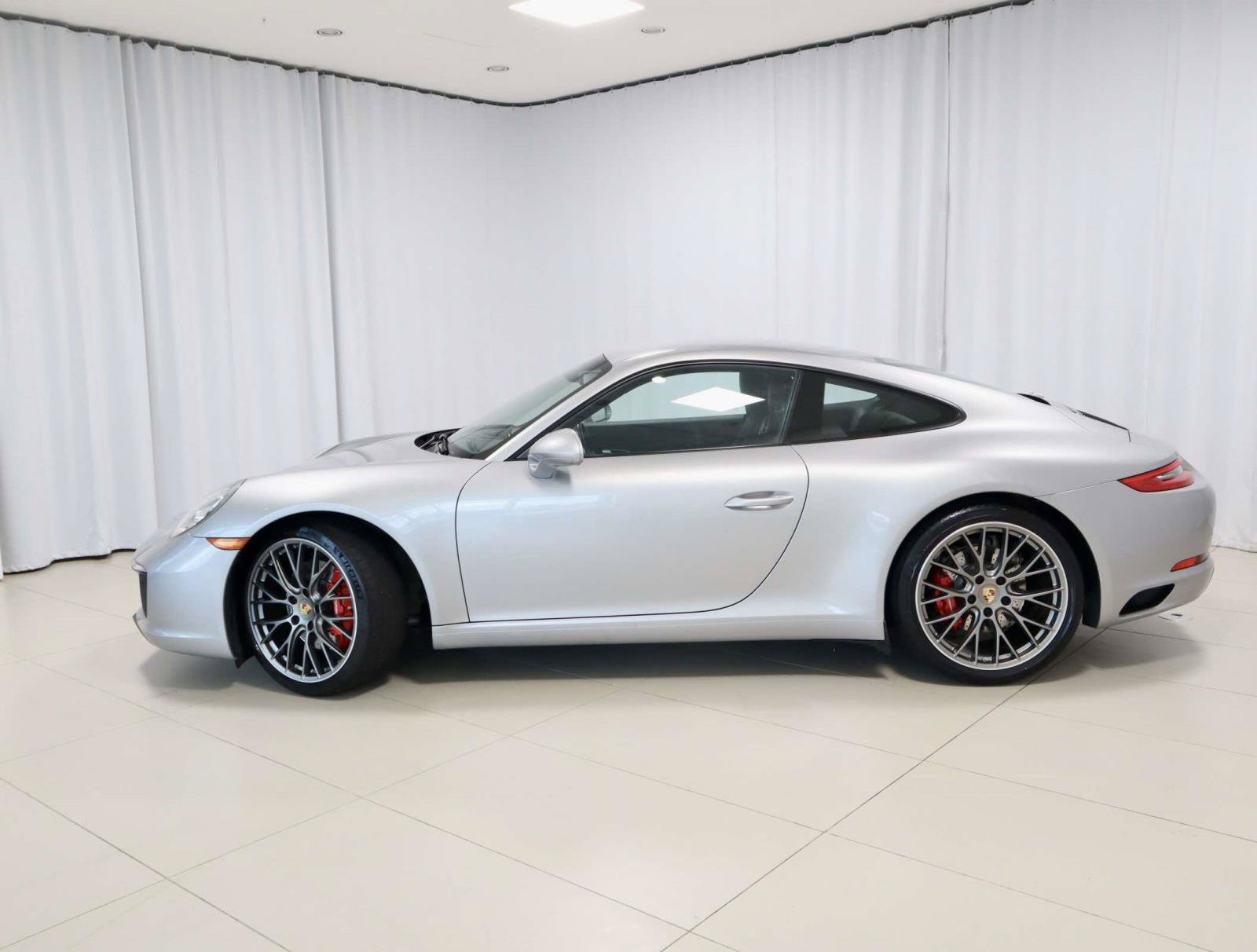 Used 2018 Porsche 911 Carrera S RWD video 2