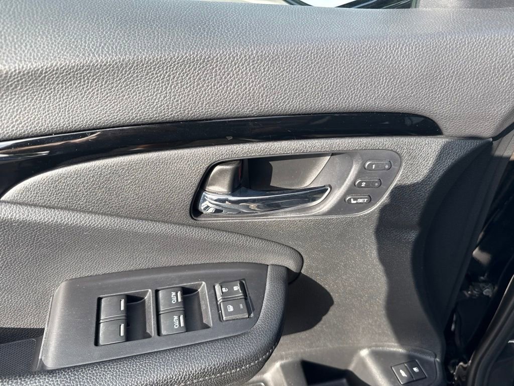 Used 2019 Honda Pilot Touring image 17