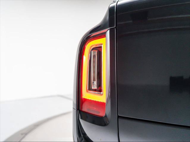 Used 2024 Rolls-Royce Cullinan AWD/4WD image 33