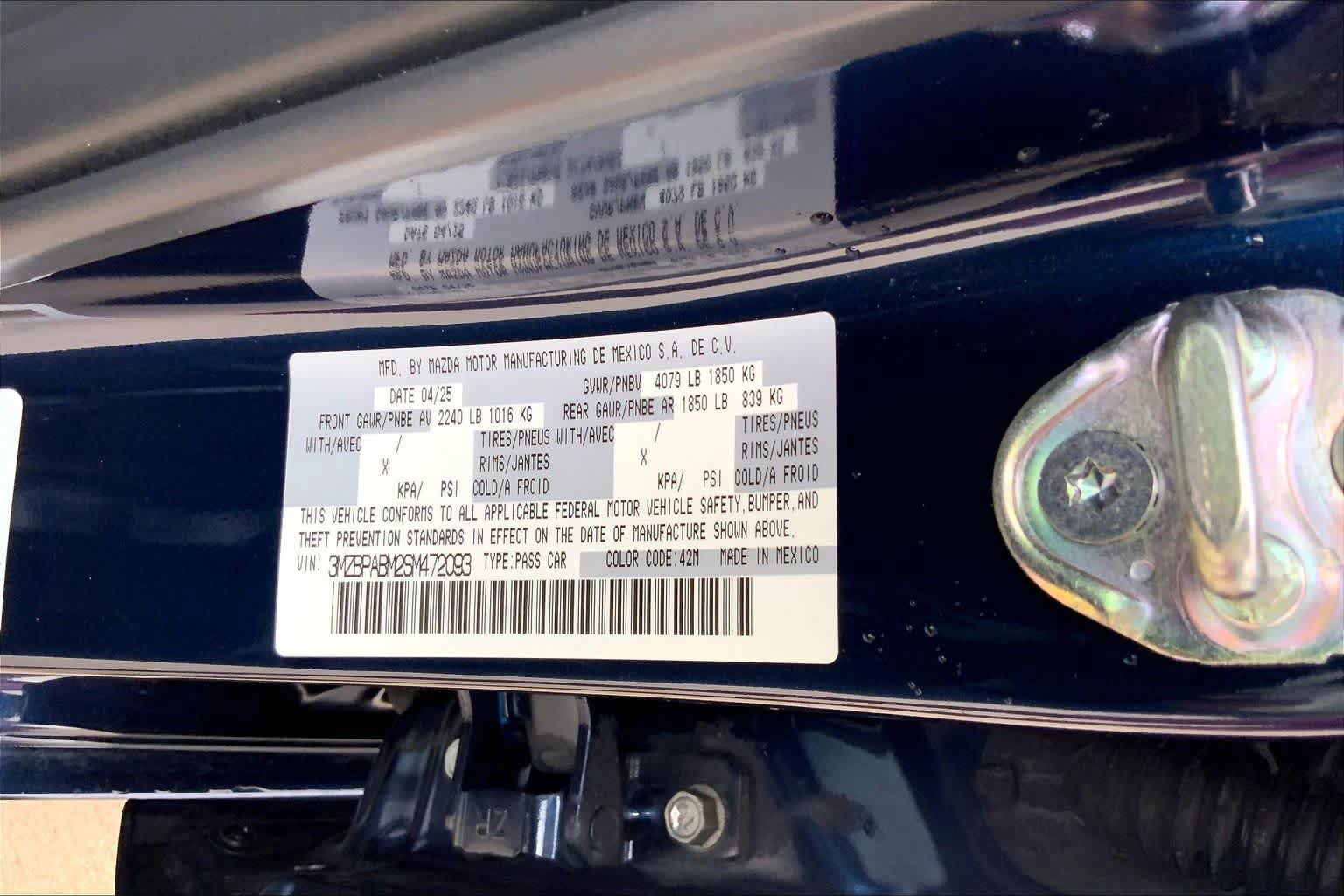 Certified 2025 MAZDA MAZDA3 s FWD image 33